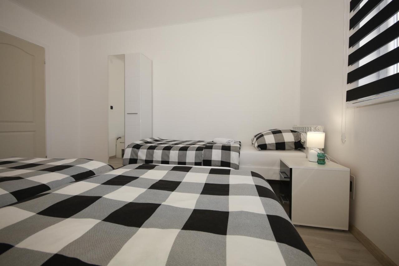 Apartments Sweet Home Otočac Esterno foto