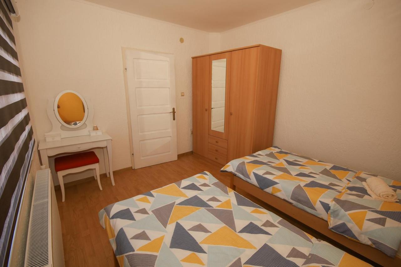 Apartments Sweet Home Otočac Esterno foto