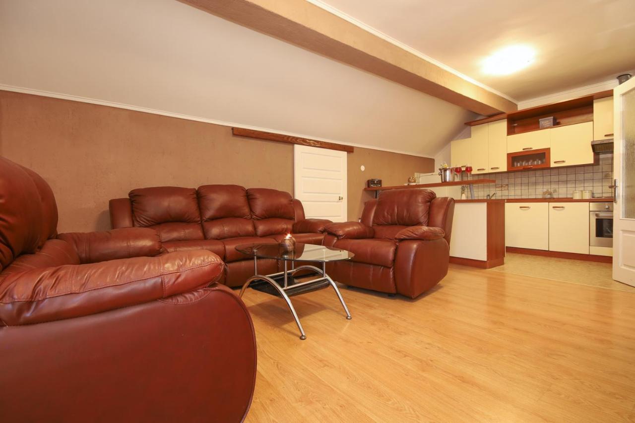 Apartments Sweet Home Otočac Esterno foto