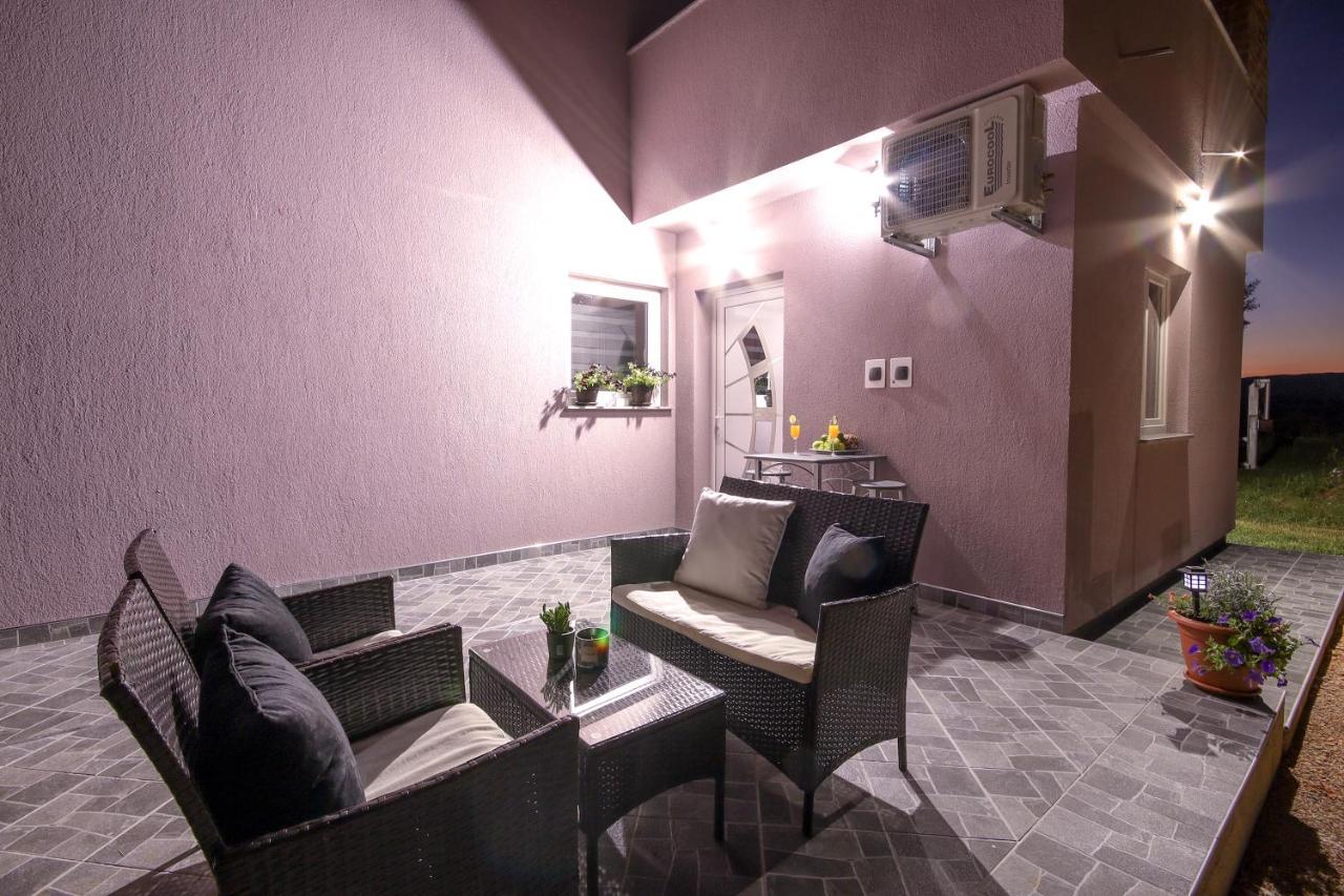Apartments Sweet Home Otočac Esterno foto