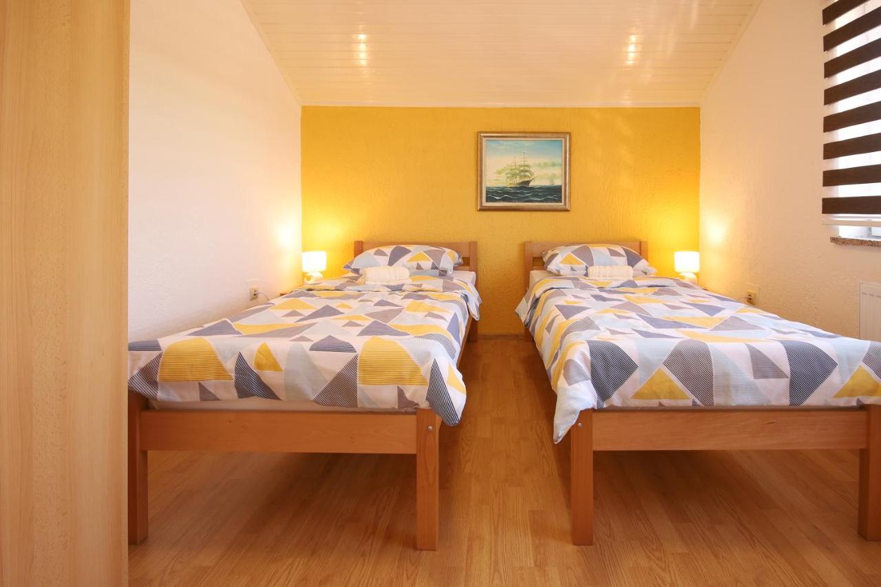 Apartments Sweet Home Otočac Esterno foto