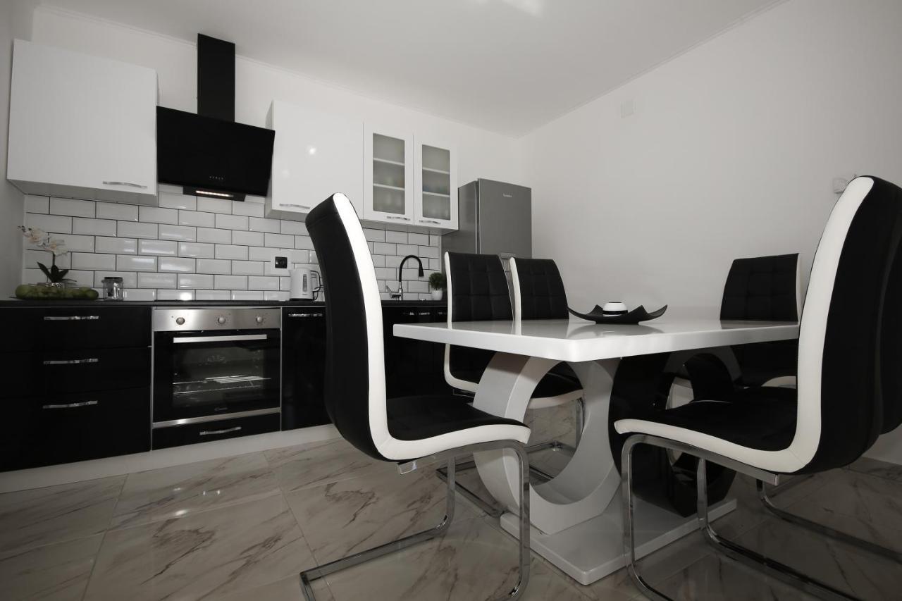 Apartments Sweet Home Otočac Esterno foto